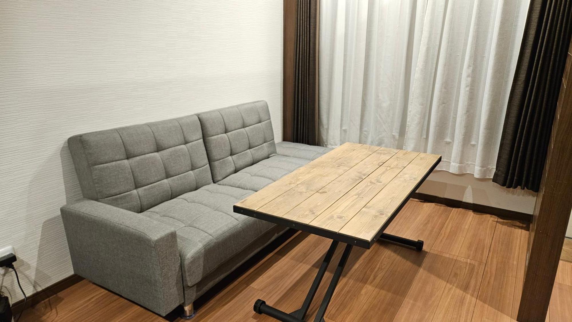 Royce Hanazono Apartment